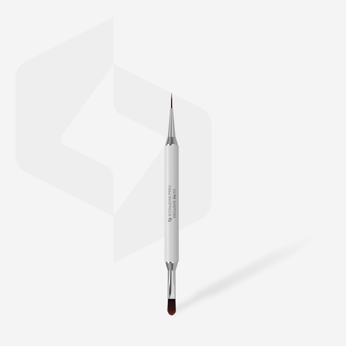 STALEKS EXCLUSIVE 06/11 dvipusis teptukas – vaizdas pilkame fone