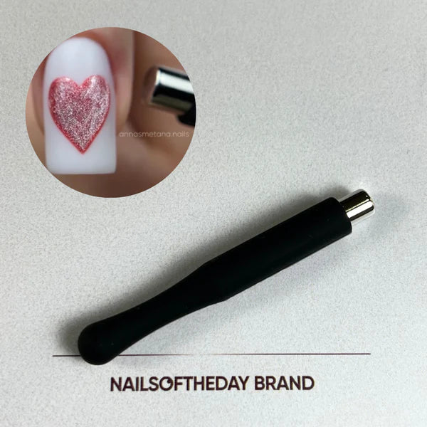 NAILSOFTHEDAY magnetas „Cat Eye“ efektui